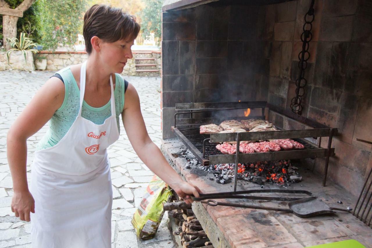 Fattoria Cristina Bilo Rosa Villa Castelnuovo Magra Luaran gambar